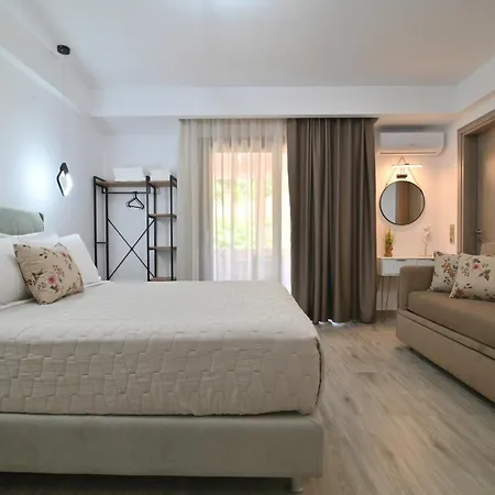 Platanos Luxury Aparthotel 3*